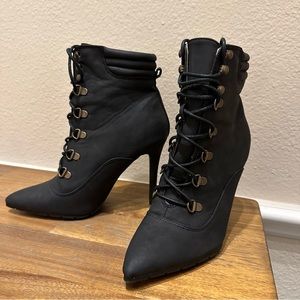 Qupid pointed toe boot 7.5 US